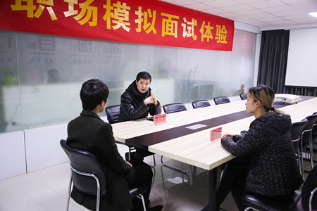 職場攻略講座進(jìn)校園，拓展校企合作促就業(yè)
