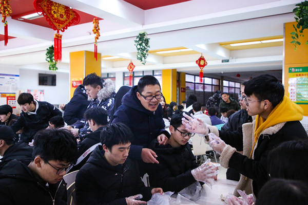 猜燈謎，鬧元宵—南京新華不一樣的元宵節(jié)