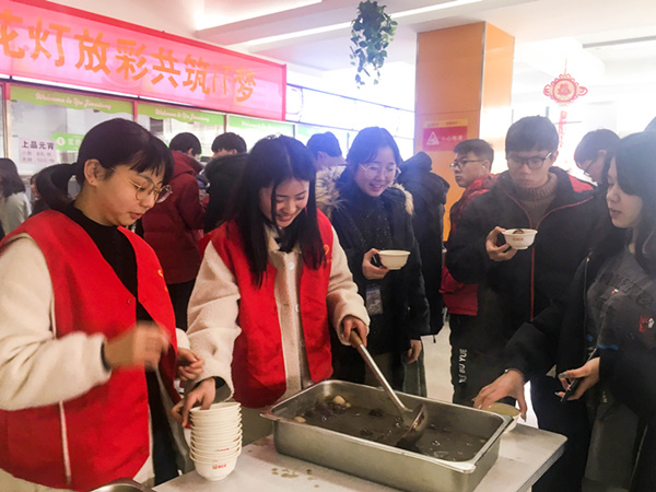 猜燈謎，鬧元宵—南京新華不一樣的元宵節(jié)