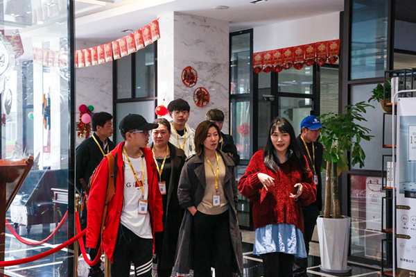 企業(yè)游學(xué)，刷新職場(chǎng)新印象