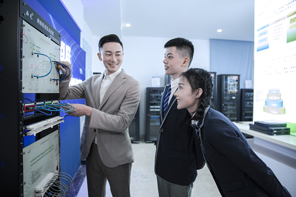 如果初<a href=http://njxh.cn target=_blank class=infotextkey>高中</a>畢業(yè)考不上怎么辦，別放棄，你還有這條路上可走