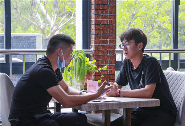 就業(yè)保障丨千企萬崗進校園，助力學子精準就業(yè)！