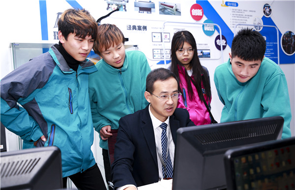 男生初中畢業(yè)可以學(xué)什么?哪些<a href=http://njxh.cn target=_blank class=infotextkey>專(zhuān)業(yè)</a>就業(yè)好？