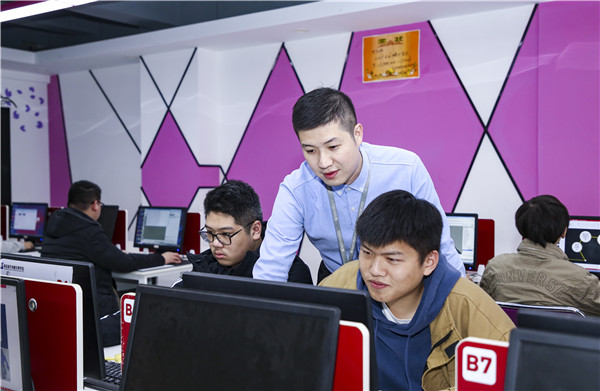 初中畢業(yè)學(xué)影視動畫好學(xué)么，好就業(yè)么？