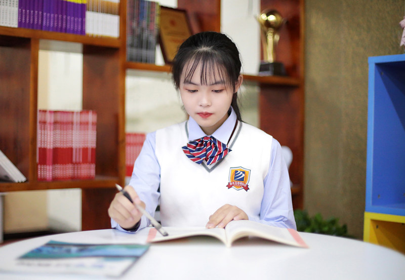 初<a href=http://njxh.cn target=_blank class=infotextkey>高中</a>女生學(xué)什么<a href=http://njxh.cn target=_blank class=infotextkey>專業(yè)</a>好？女生最吃香的互聯(lián)網(wǎng)熱門<a href=http://njxh.cn target=_blank class=infotextkey>專業(yè)</a>排名出爐！