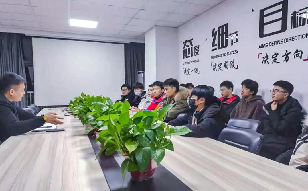 南京新華：試學(xué)營開班啦！一周試學(xué)助你榮耀起航！