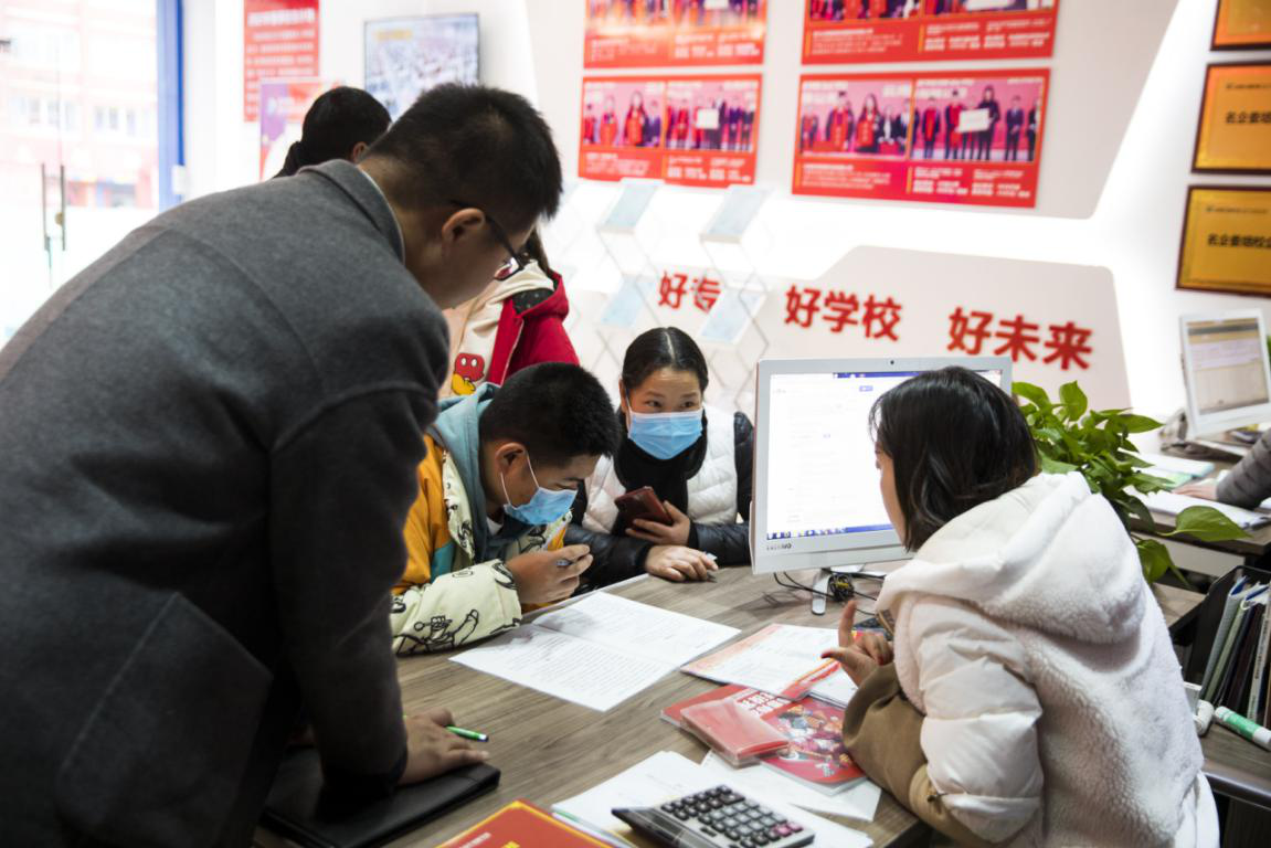 為什么總勸你來校實地考察？好學校不怕比較！
