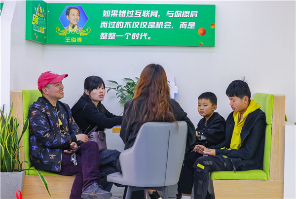 南京新華五一試學(xué)體驗周火爆開啟！