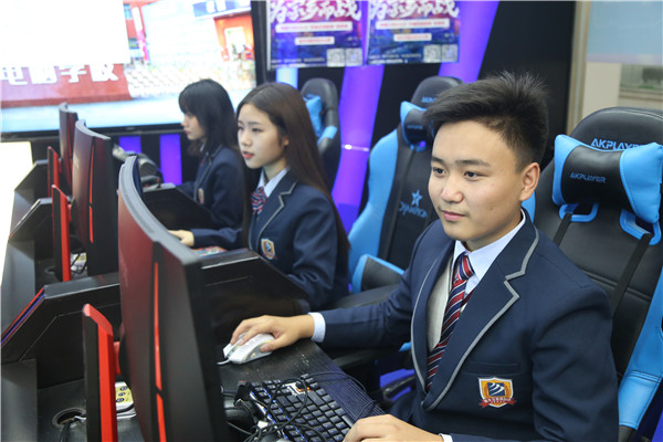 中考之后，如何選擇電競<a href=http://njxh.cn target=_blank class=infotextkey>專業(yè)</a>學校？
