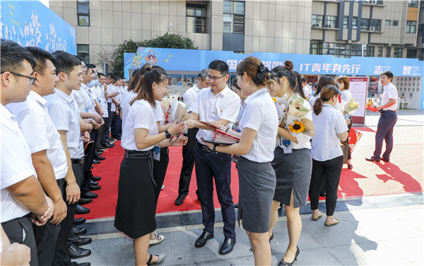 愛與責任，立德樹人丨南京新華與你一起致敬教師節(jié)