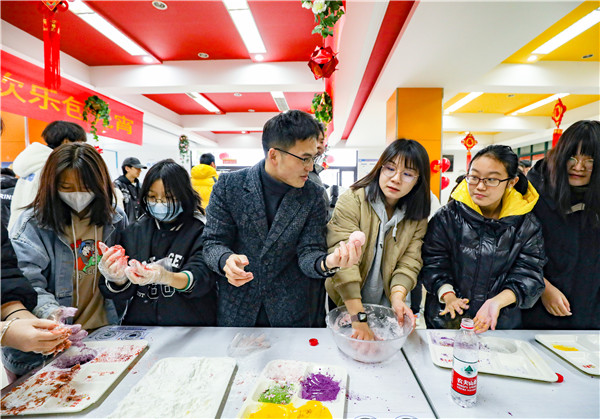 包湯圓，制花燈|熱熱鬧鬧過元宵