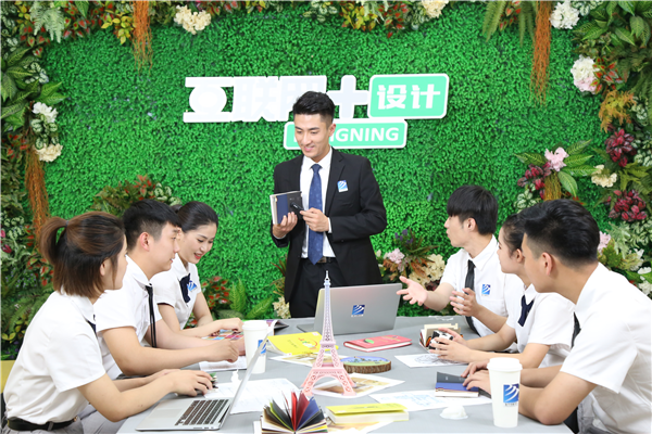 職教大品牌新華電腦教育“洞察職教，預見未來”