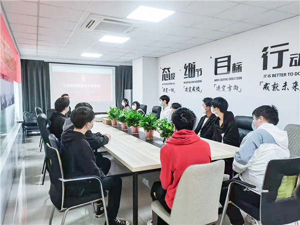 企業(yè)招聘進校園，助力學生高質(zhì)量就業(yè)