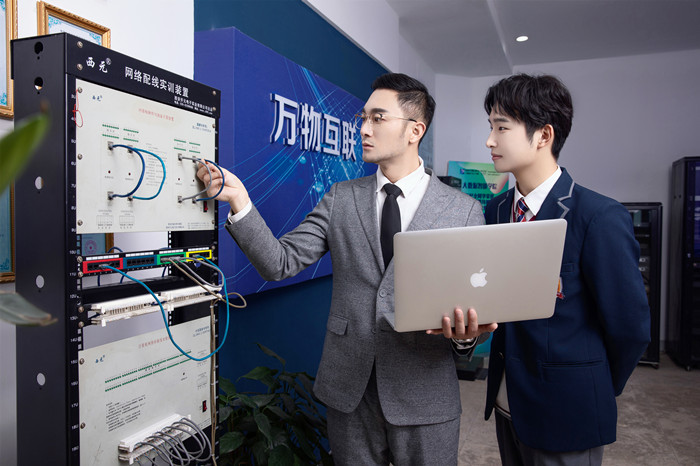 就業(yè)寒潮來襲，新華這類人才卻被市場熱搶！