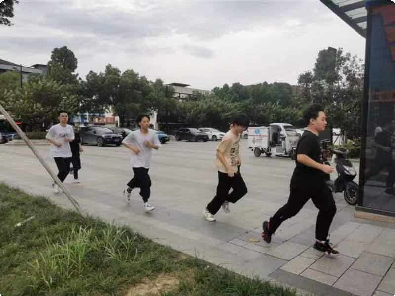 “玩轉(zhuǎn)熱愛(ài)，競(jìng)無(wú)止境”|新華互聯(lián)網(wǎng)科技2022電競(jìng)青訓(xùn)營(yíng)正式開營(yíng)！