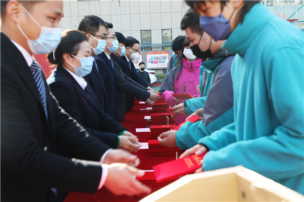 知行合一，榜樣力量——南京新華2022年度學(xué)生工作總結(jié)暨表彰大會圓滿落幕！