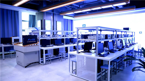 南京新華電腦專修學校智能芯片封裝與檢測新<a href=http://njxh.cn target=_blank class=infotextkey>專業(yè)</a>正式發(fā)布！