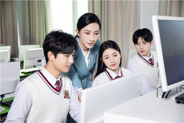 考不上<a href=http://njxh.cn target=_blank class=infotextkey>高中</a>，女生學(xué)什么好？