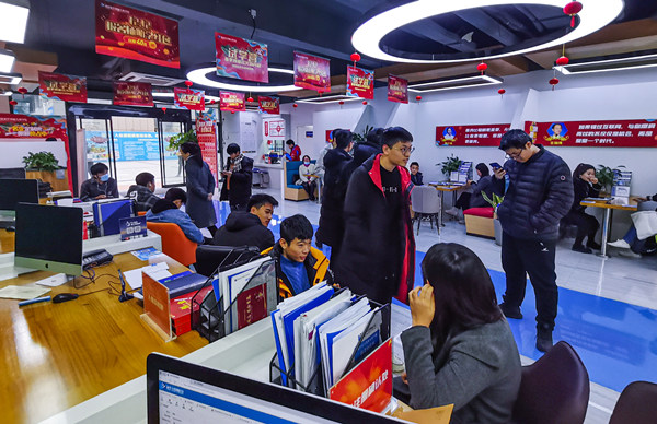 為什么總勸你來校實地考察？好學校不怕比較！