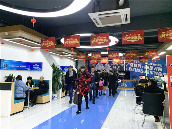 年前擇校，為啥家長(zhǎng)都來(lái)南京新華實(shí)地考察？
